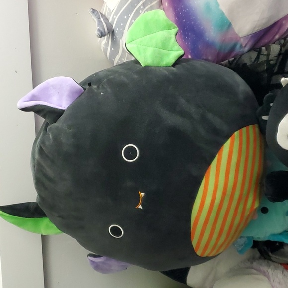 16" Fariq Black Halloween Bat Squishmallow - Picture 2 of 3